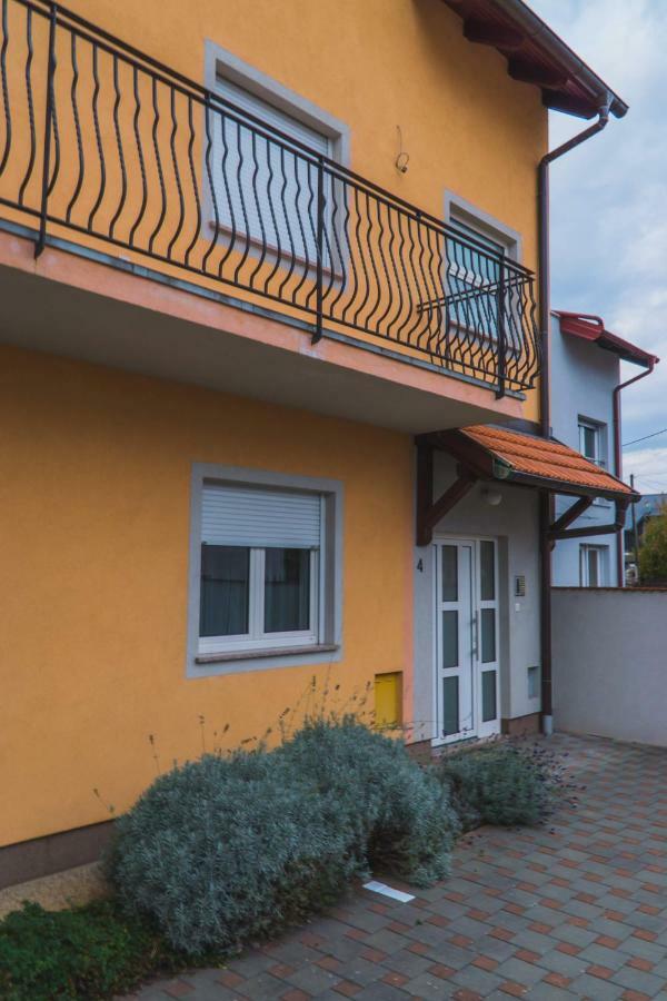 Apartments "Pavic" Near Zagreb Airport Velika Gorica Exteriör bild